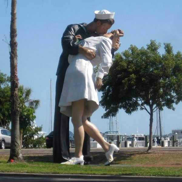 D:\PAPKA 2026\Addiction 5 The Kiss of the entury.jpg